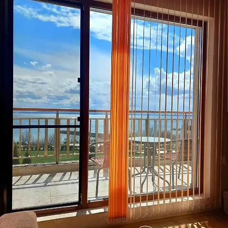 Даймънт Бийч Apartment *