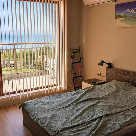 Даймънт Бийч Apartment