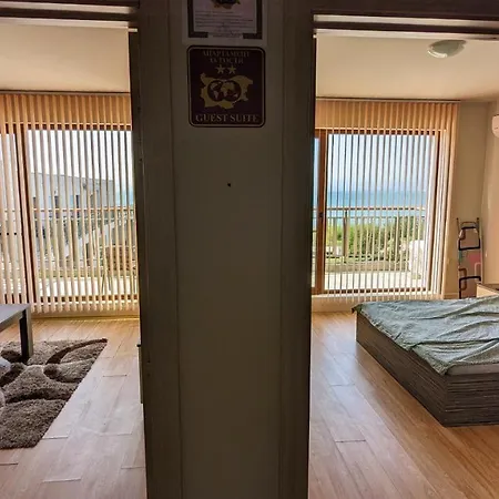 Даймънт Бийч Apartment *